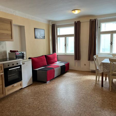 Český Krumlov Travel Hostel מראה חיצוני תמונה
