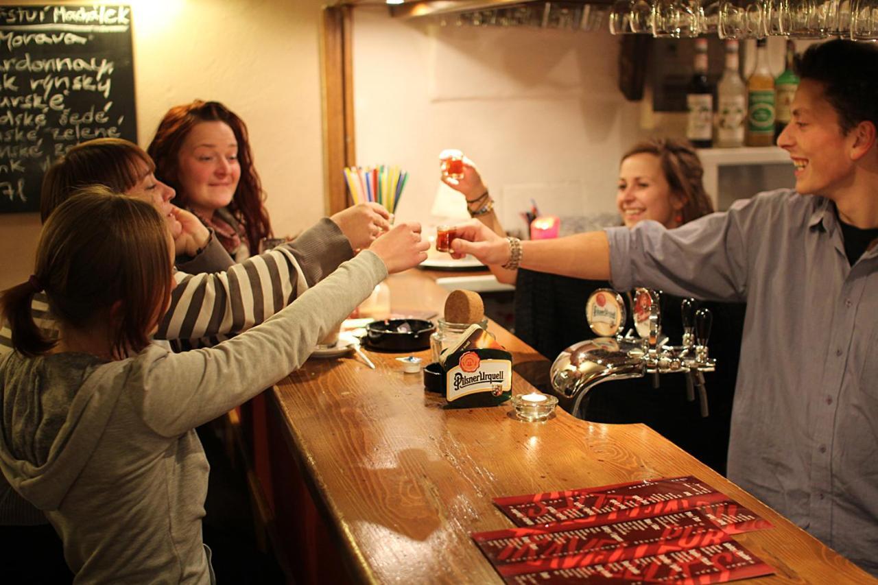 Český Krumlov Travel Hostel מראה חיצוני תמונה