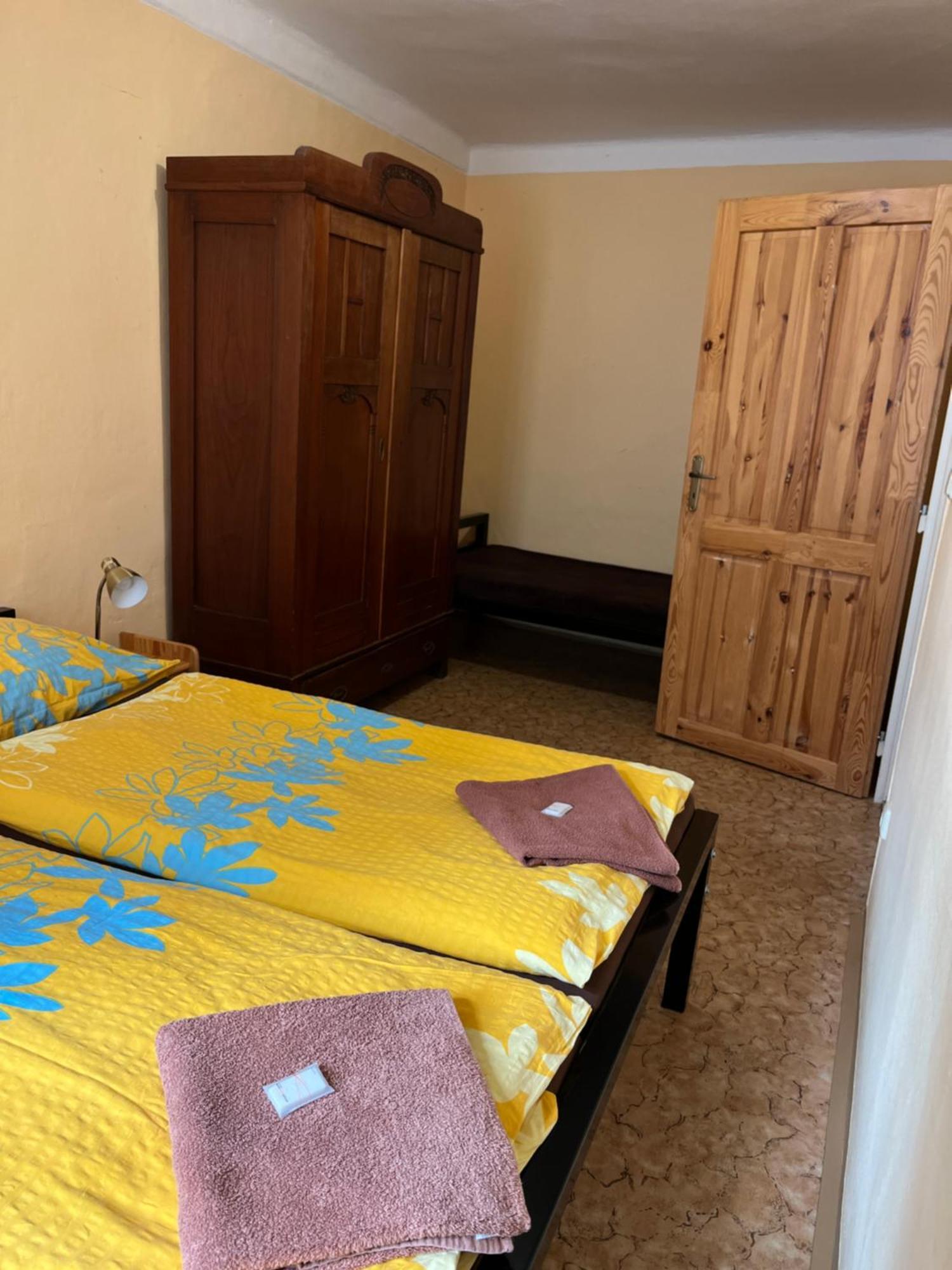 Český Krumlov Travel Hostel מראה חיצוני תמונה