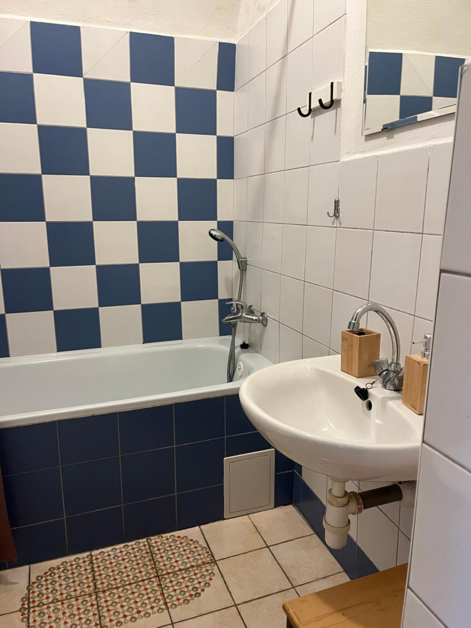 Český Krumlov Travel Hostel מראה חיצוני תמונה