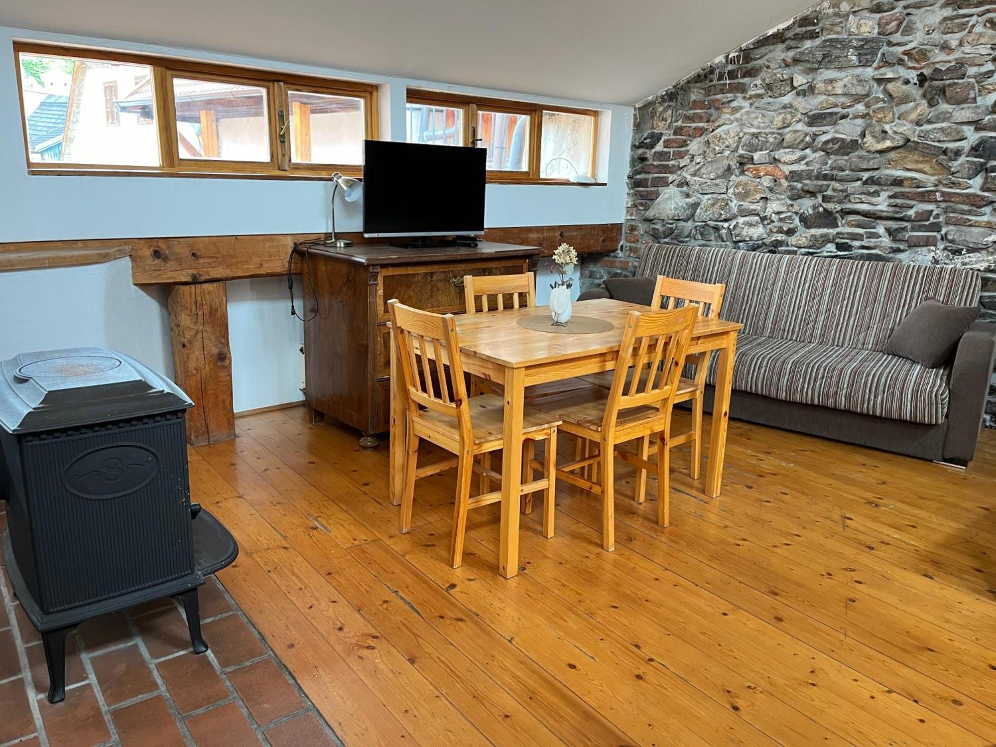 Český Krumlov Travel Hostel מראה חיצוני תמונה