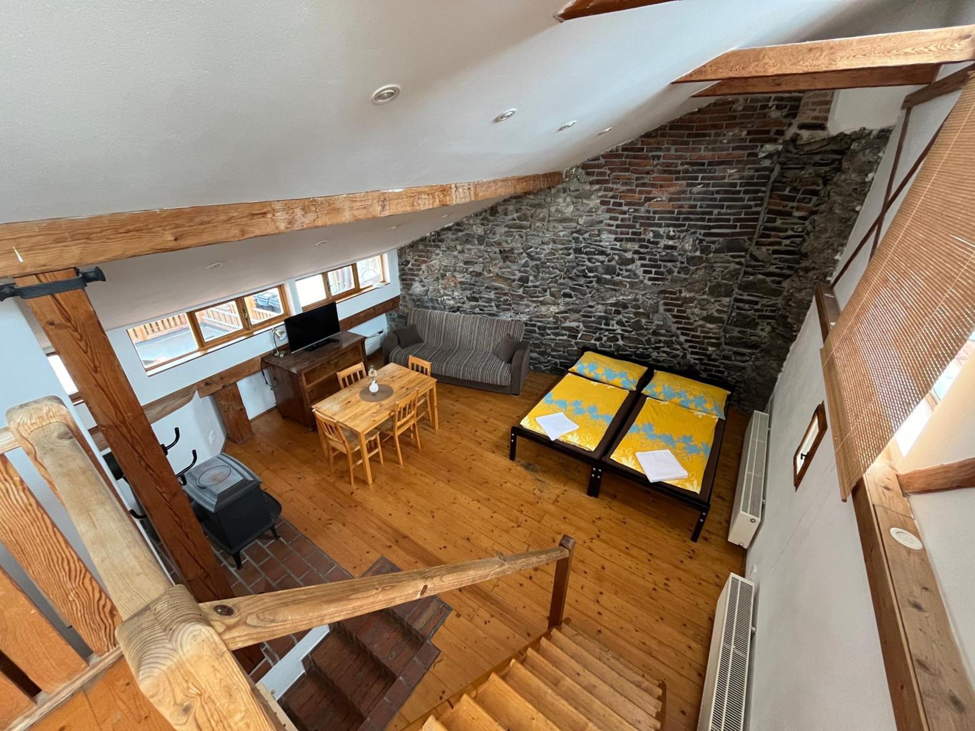 Český Krumlov Travel Hostel מראה חיצוני תמונה
