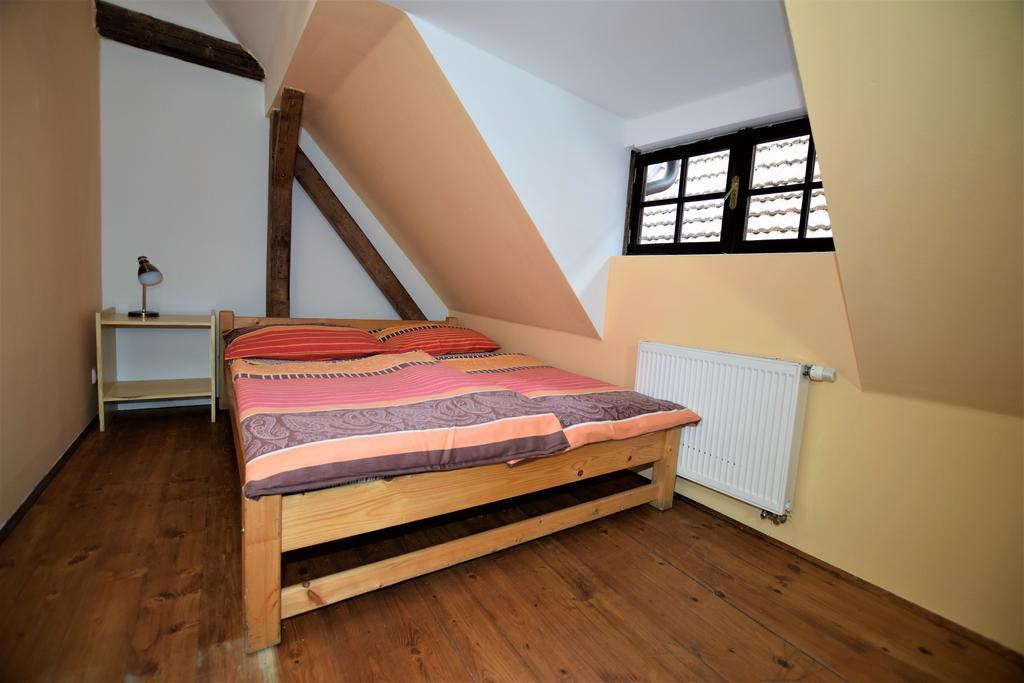 Český Krumlov Travel Hostel מראה חיצוני תמונה