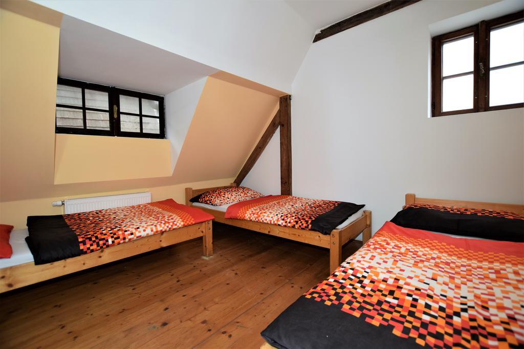 Český Krumlov Travel Hostel מראה חיצוני תמונה