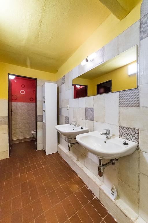 Český Krumlov Travel Hostel מראה חיצוני תמונה