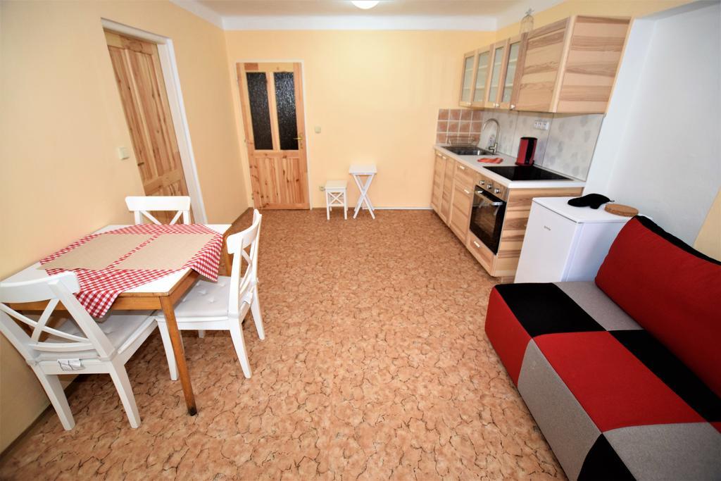 Český Krumlov Travel Hostel מראה חיצוני תמונה