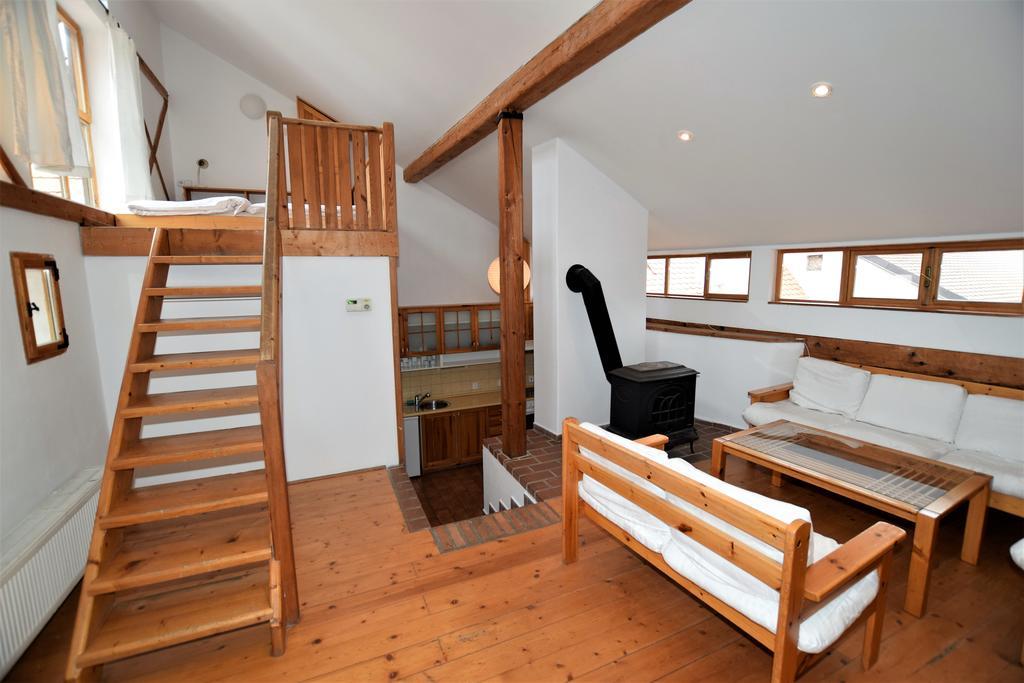 Český Krumlov Travel Hostel מראה חיצוני תמונה