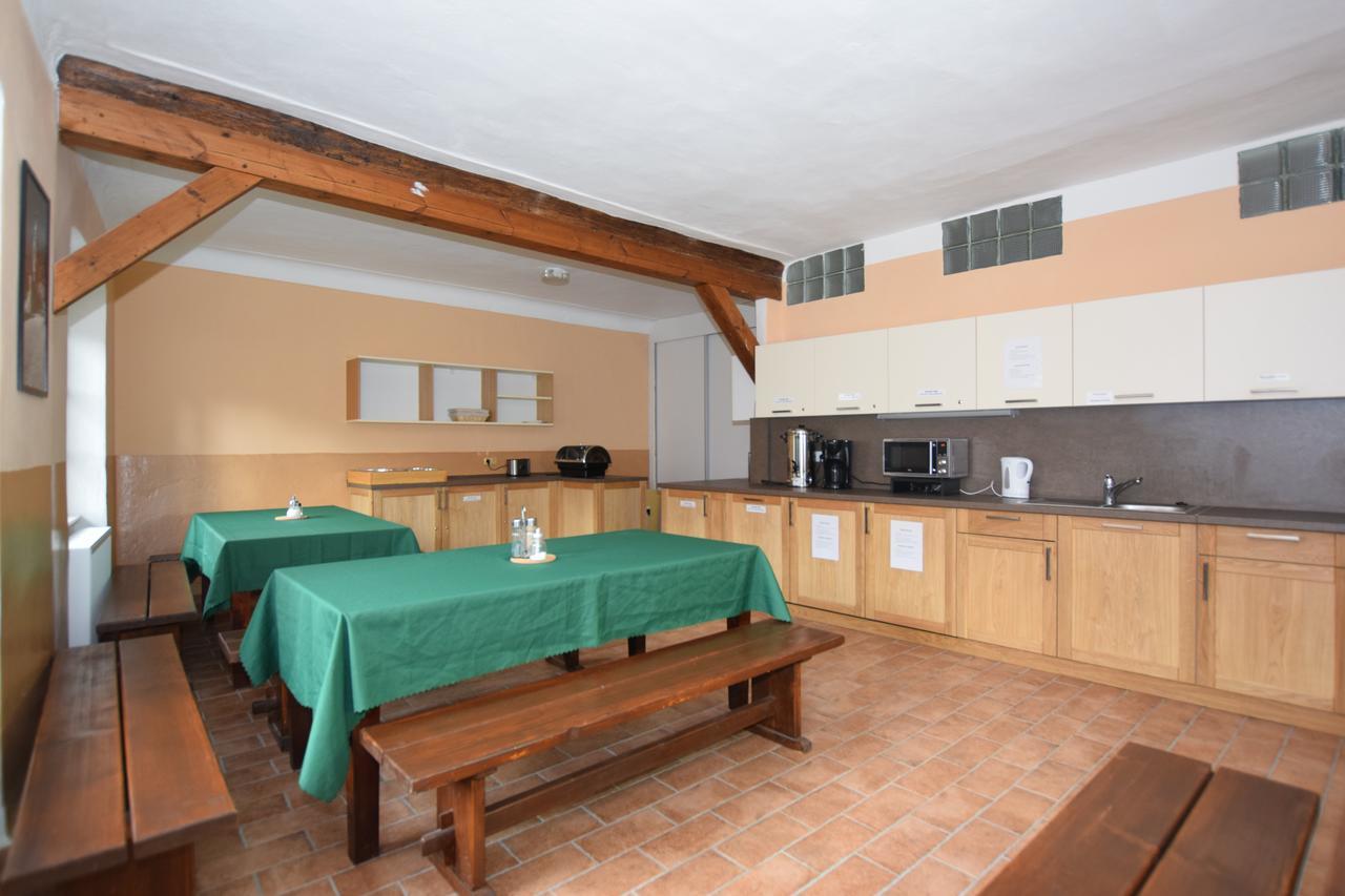 Český Krumlov Travel Hostel מראה חיצוני תמונה