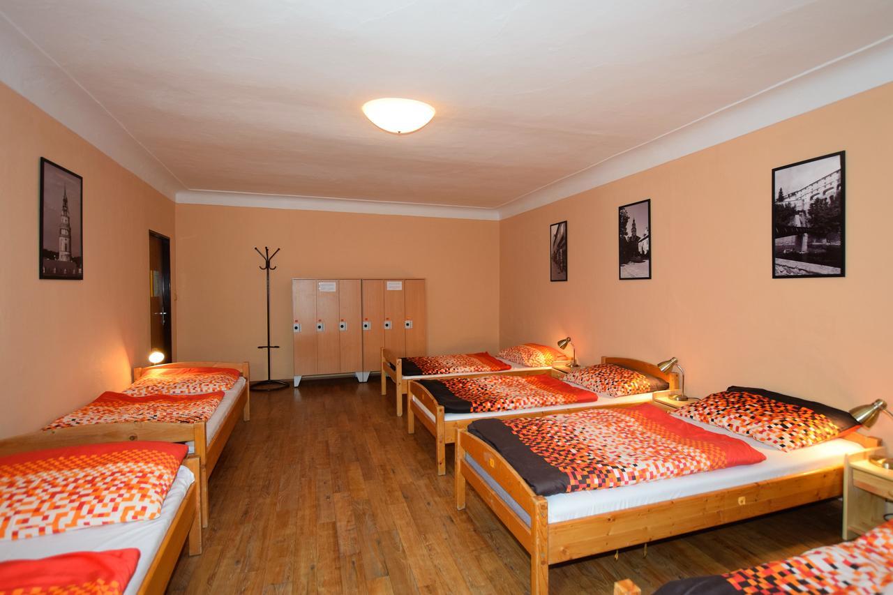 Český Krumlov Travel Hostel מראה חיצוני תמונה