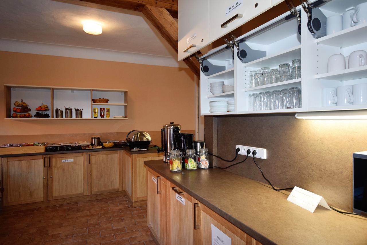 Český Krumlov Travel Hostel מראה חיצוני תמונה